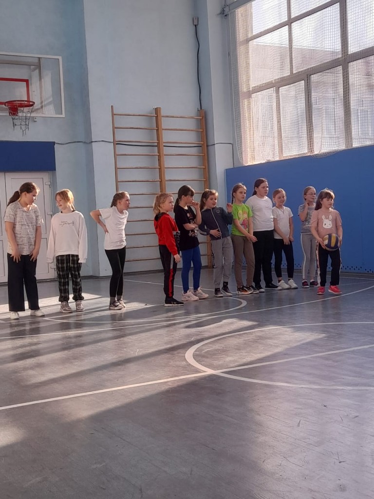 Школьные Спортивно-массовые соревнования по подвижной игре &laquo;Перестрелка&raquo; и &laquo;Веселые старты&raquo; 0