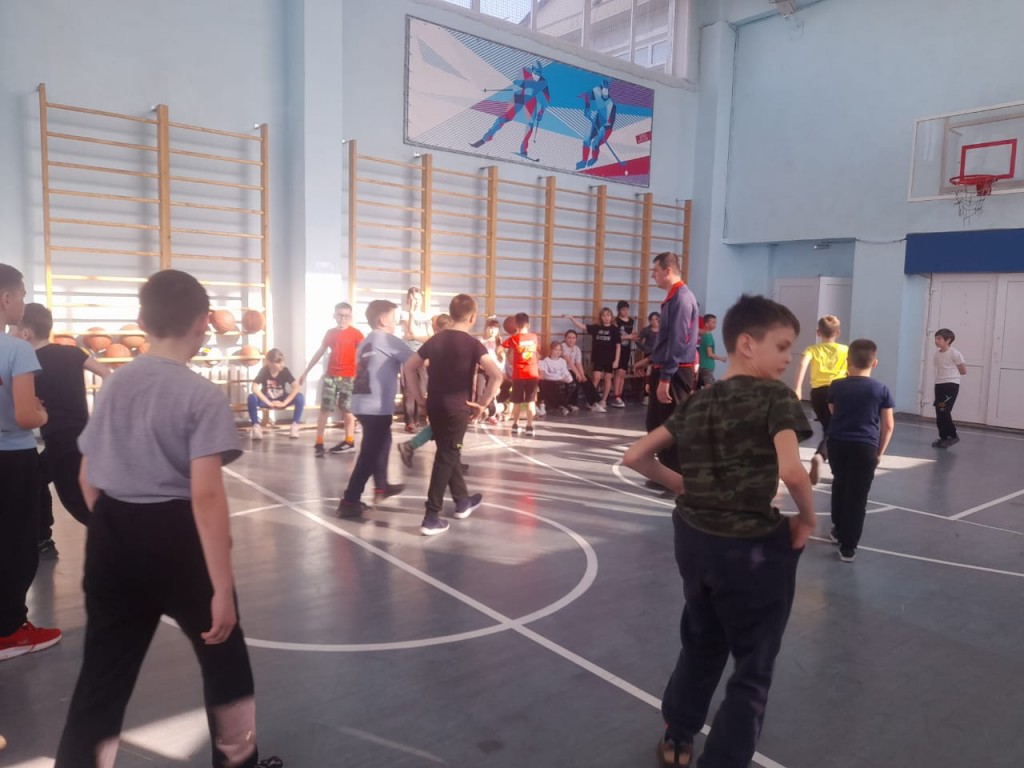 Школьные Спортивно-массовые соревнования по подвижной игре &laquo;Перестрелка&raquo; и &laquo;Веселые старты&raquo; 16